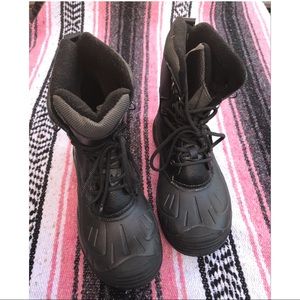 Men’s Snow Boots size 9